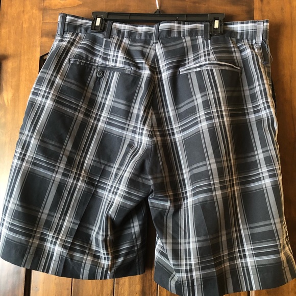 Men’s Size 38 golf shorts - Picture 2 of 4